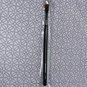 Morphe M432 Precision Brush in Black